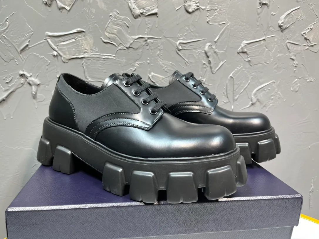 Men's shoes 💰780💰 🔥🔥🔥Upgraded version 2025 new prada Prada lace-up derby shoes l round-toe spliced ​​loafers, developed one-to-one with the original version, one-to-one private molding of the outsole, the fabric is made of imported open-edge beads, lining cowhide, foot-pad cowhide, sole height 5cm, outsole original rubber foam sole, code number 39-46